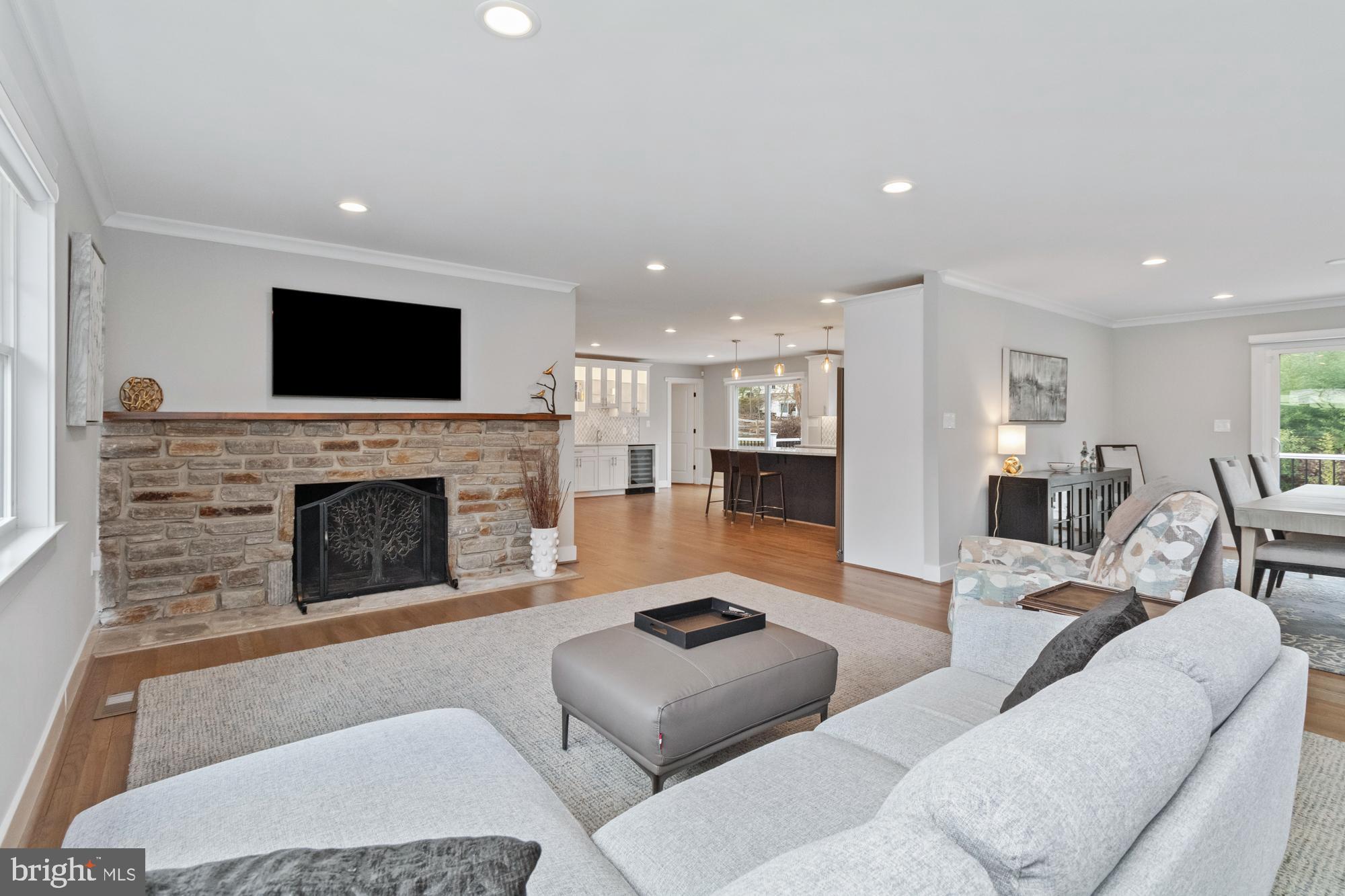 1406 AUTUMN LEAF ROAD