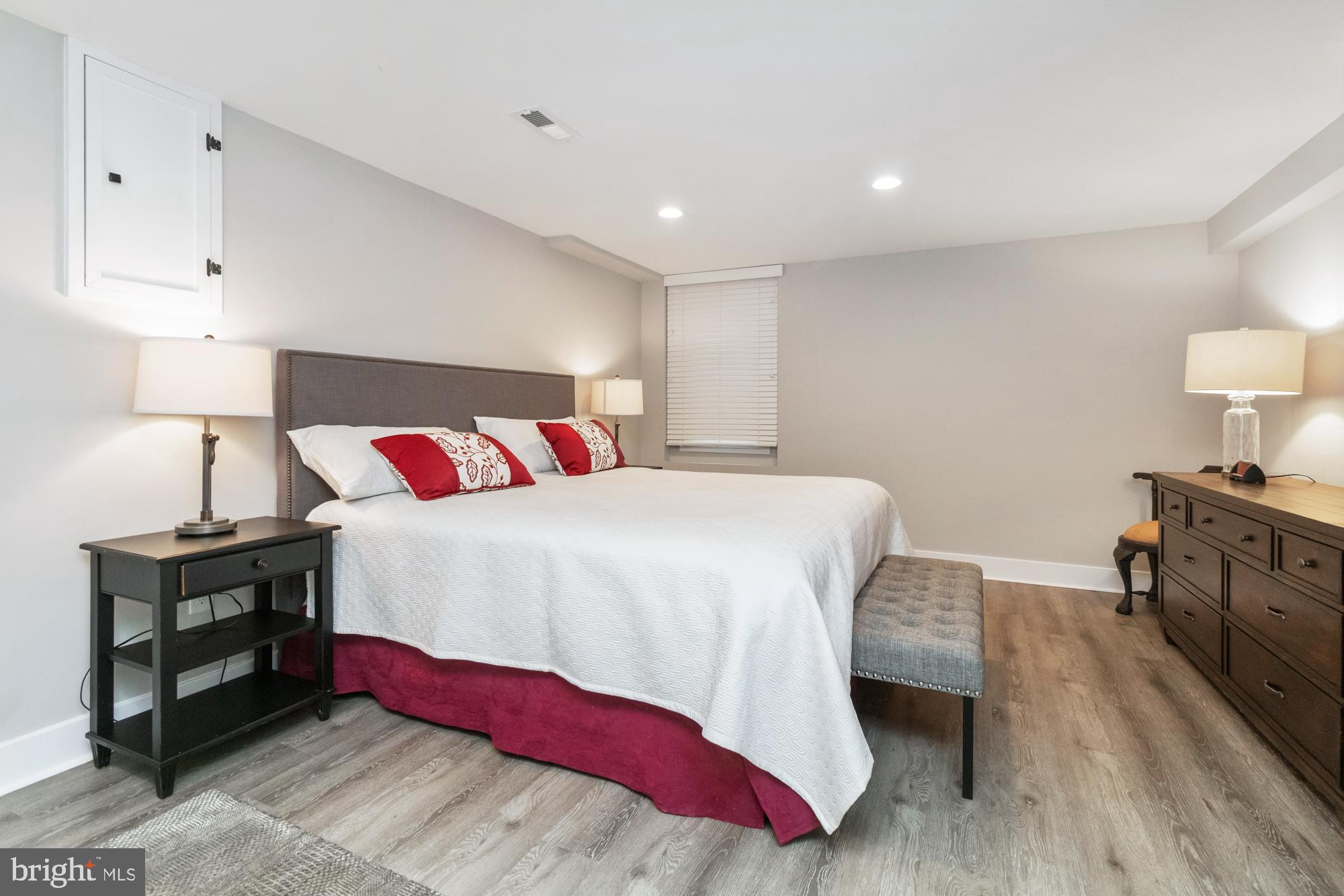 1406 AUTUMN LEAF ROAD