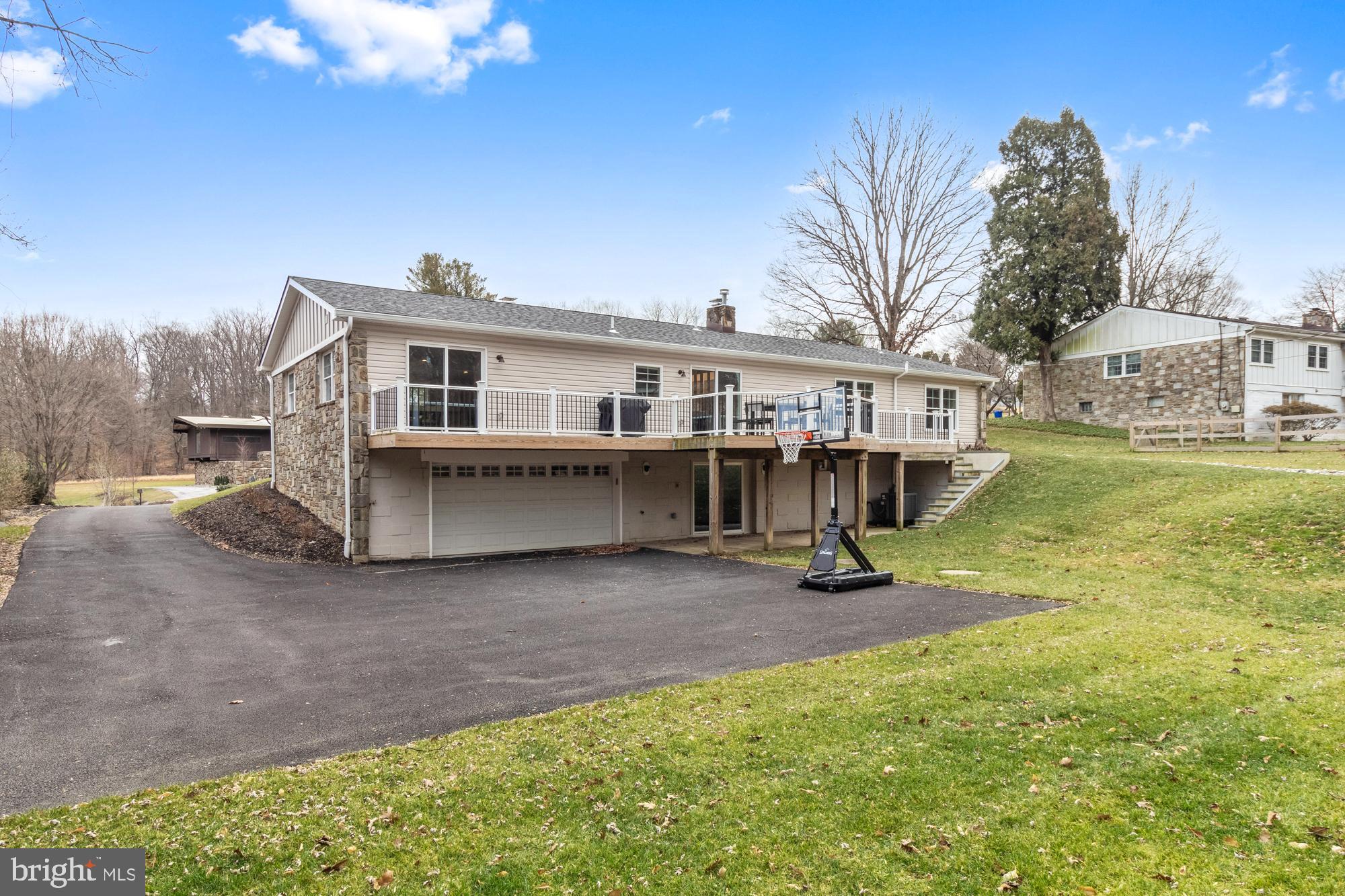 1406 AUTUMN LEAF ROAD