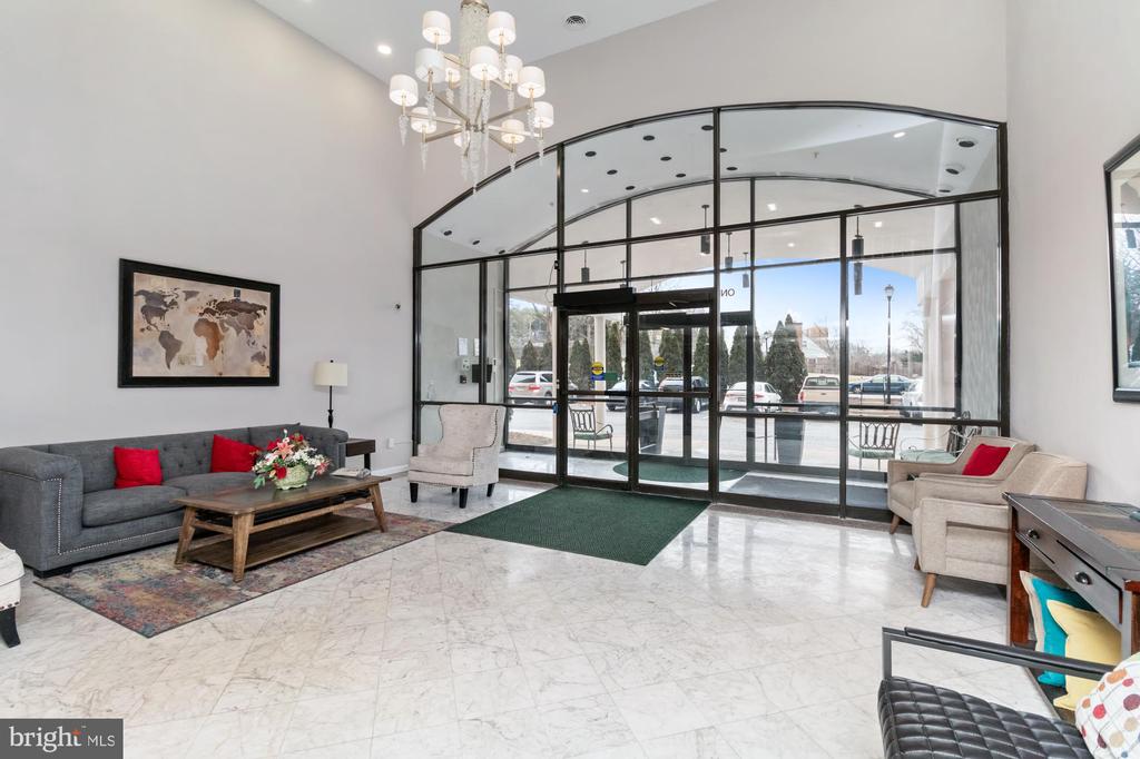 1 SMETON PLACE 707