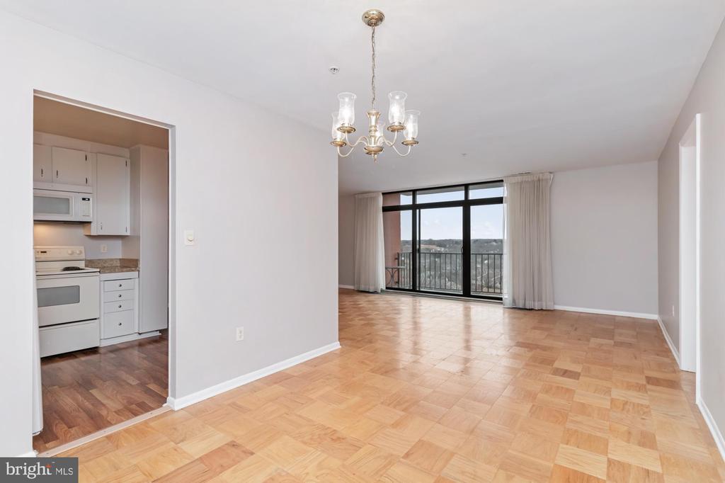 1 SMETON PLACE 707