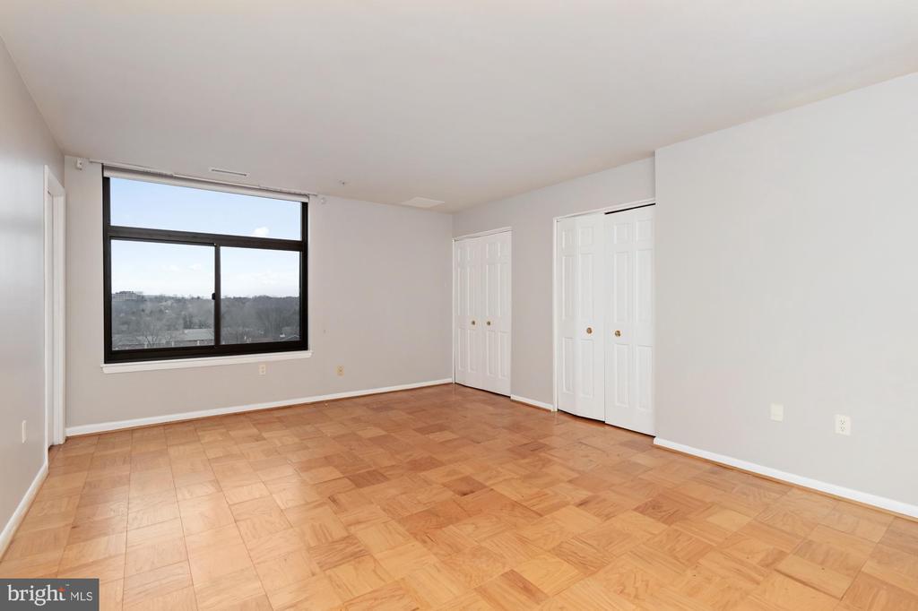 1 SMETON PLACE 707