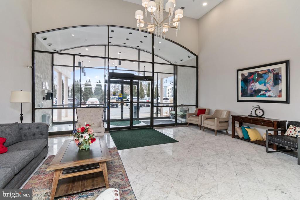 1 SMETON PLACE 707