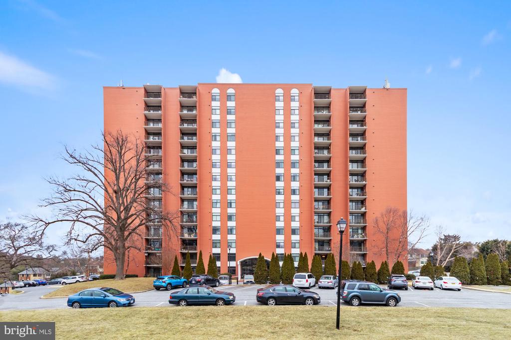 1 SMETON PLACE 707