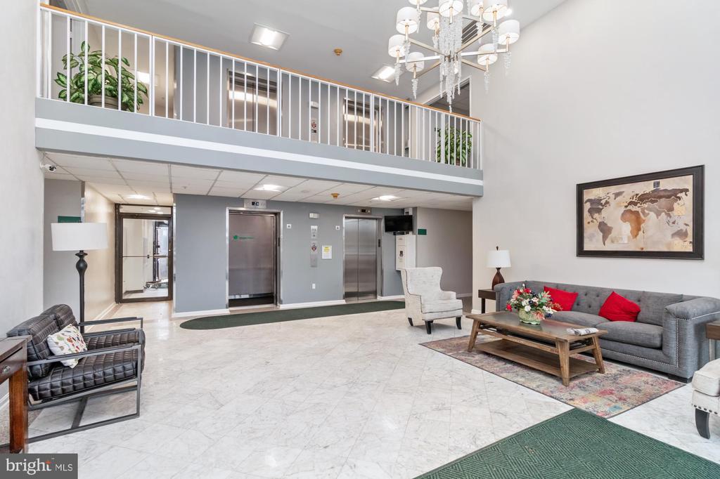 1 SMETON PLACE 707