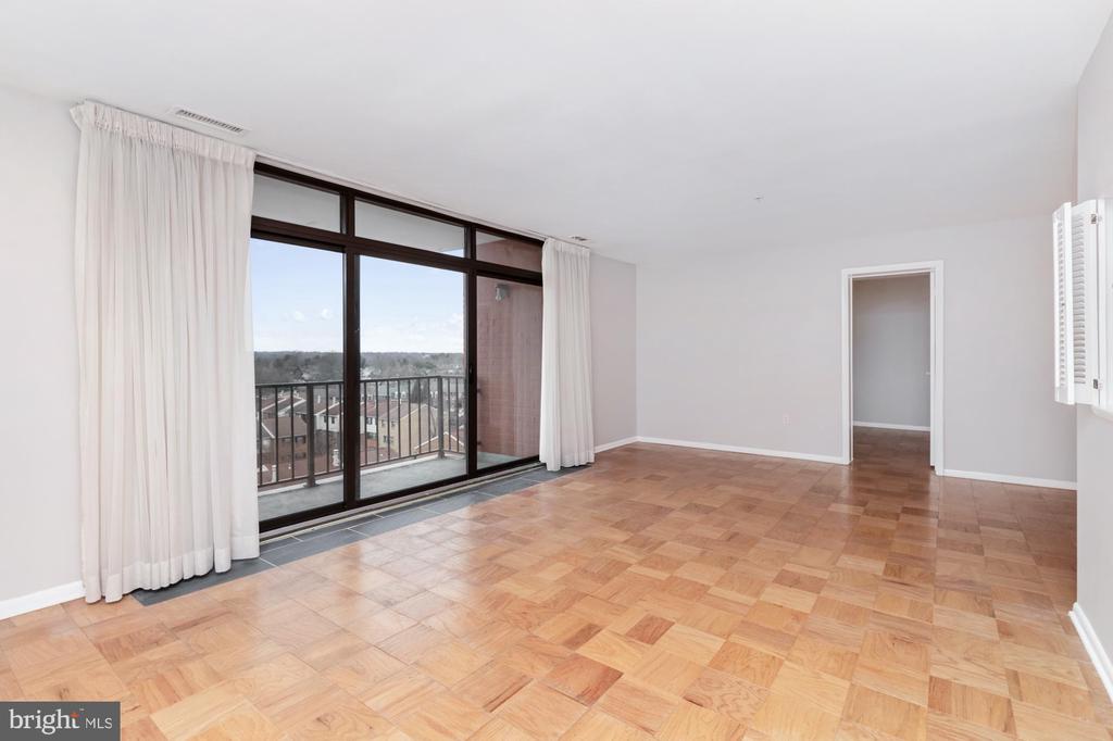 1 SMETON PLACE 707
