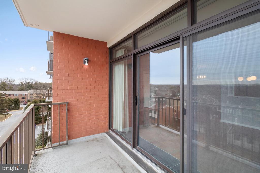 1 SMETON PLACE 707