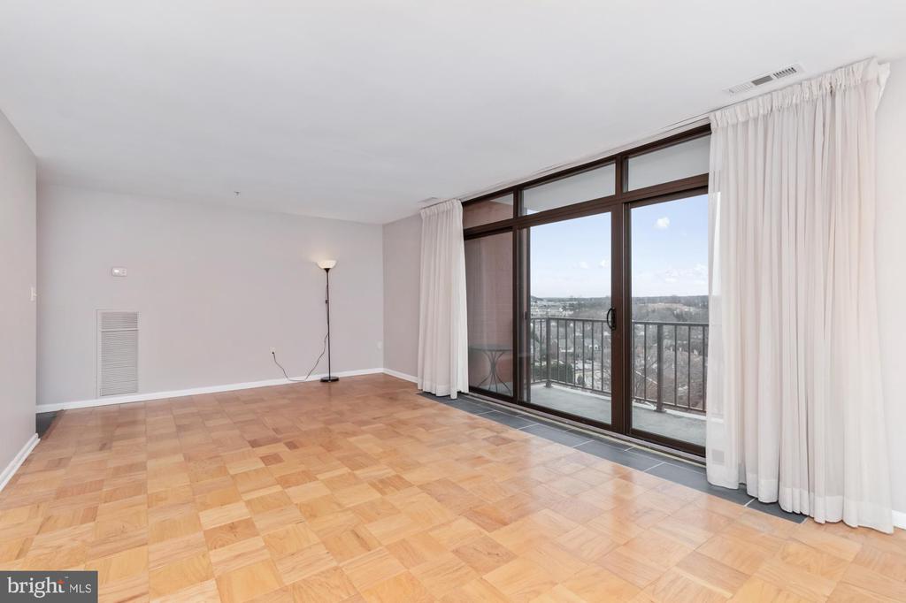 1 SMETON PLACE 707