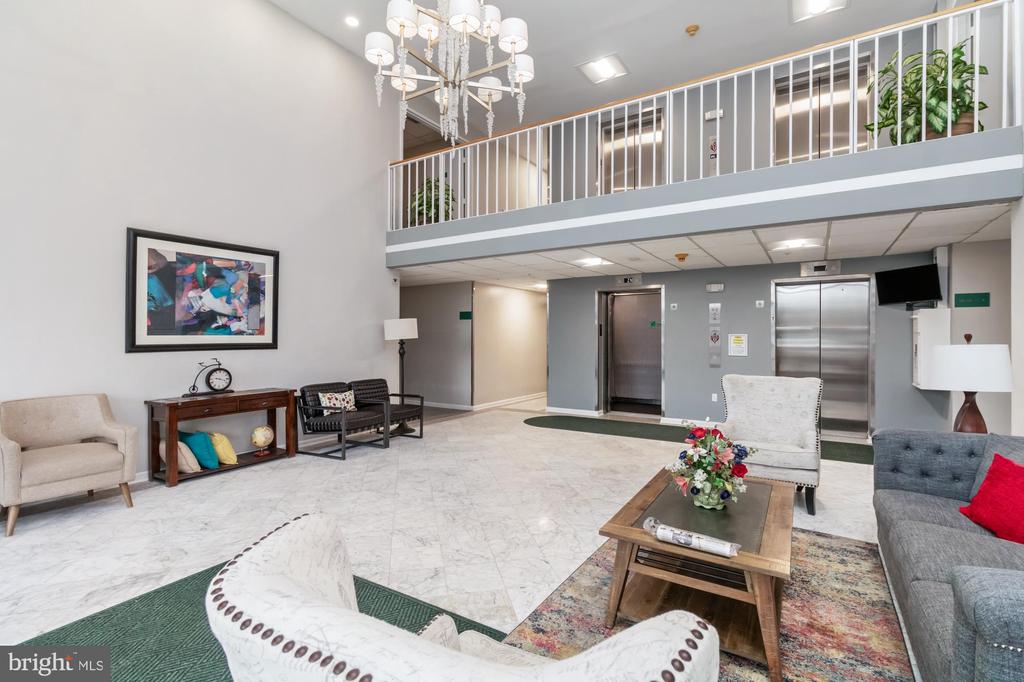 1 SMETON PLACE 707