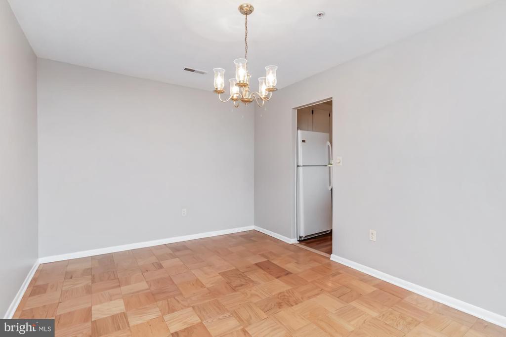 1 SMETON PLACE 707