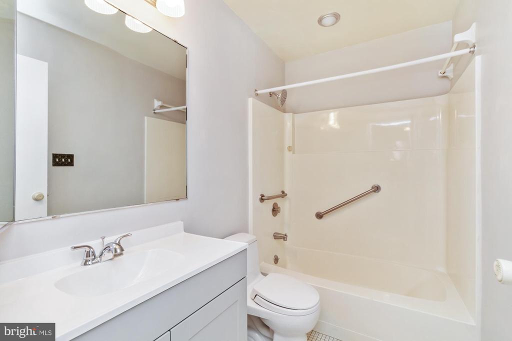 1 SMETON PLACE 707