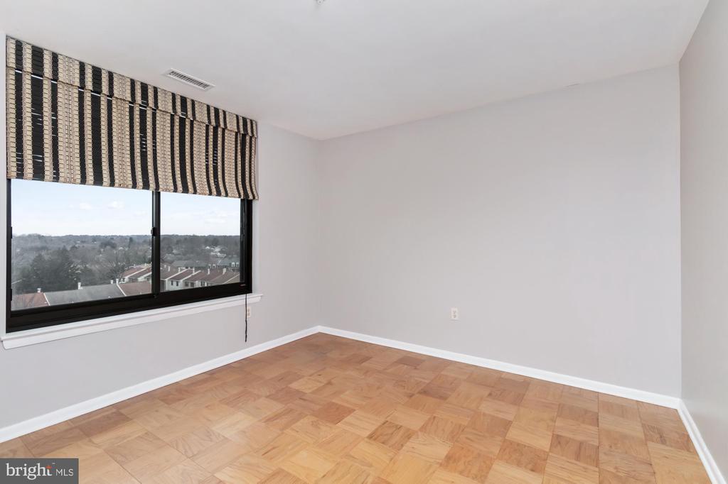 1 SMETON PLACE 707