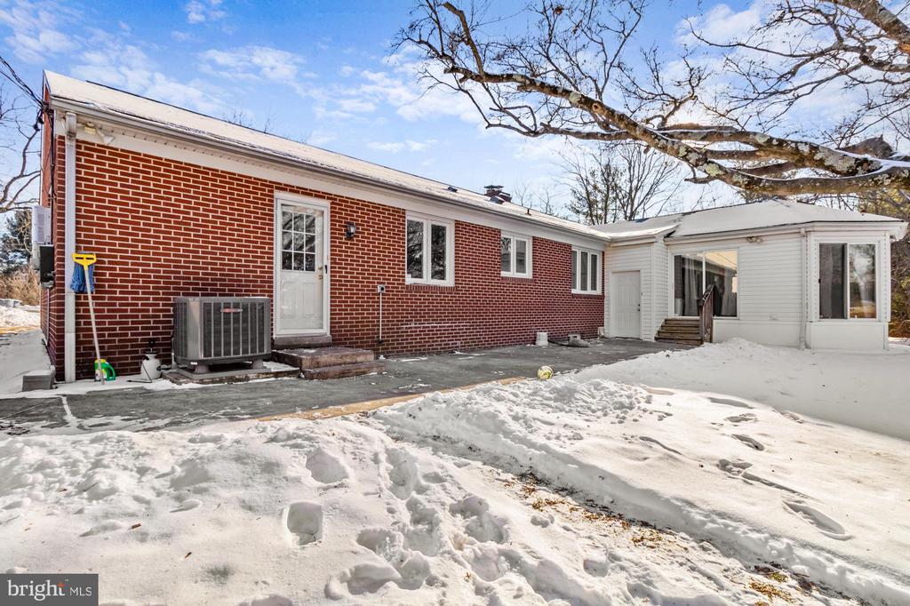 206 MOSER LANE
