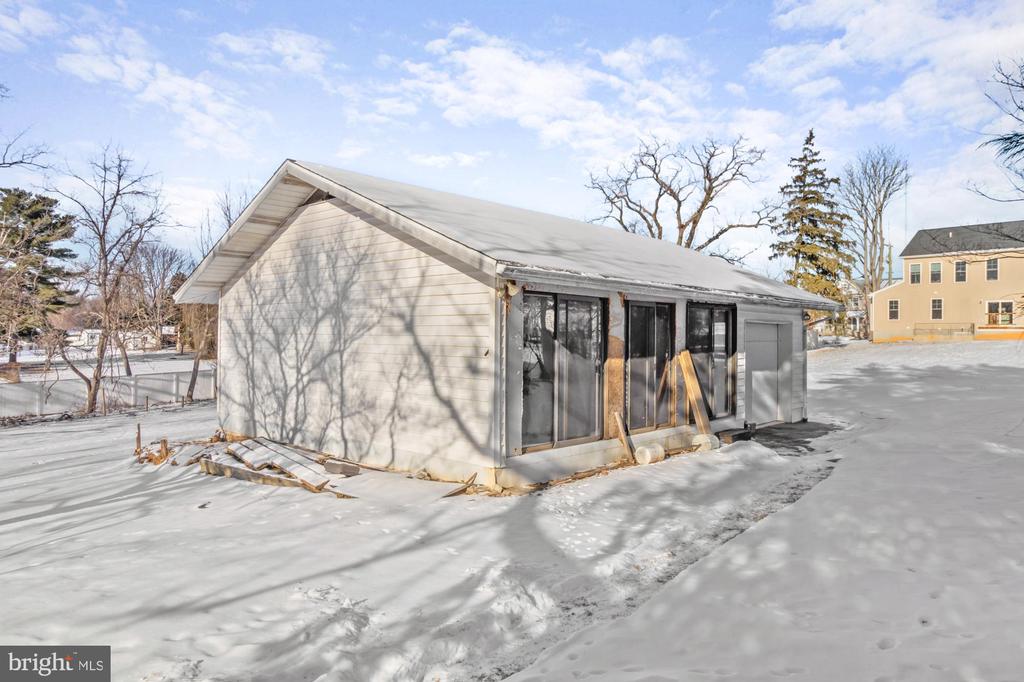 206 MOSER LANE