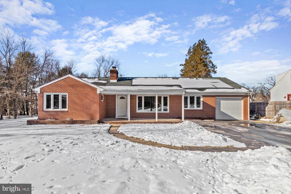 206 MOSER LANE