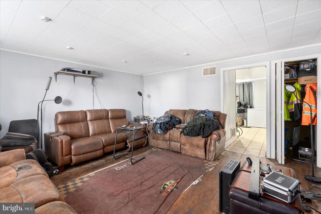503 CARLSBAD COURT