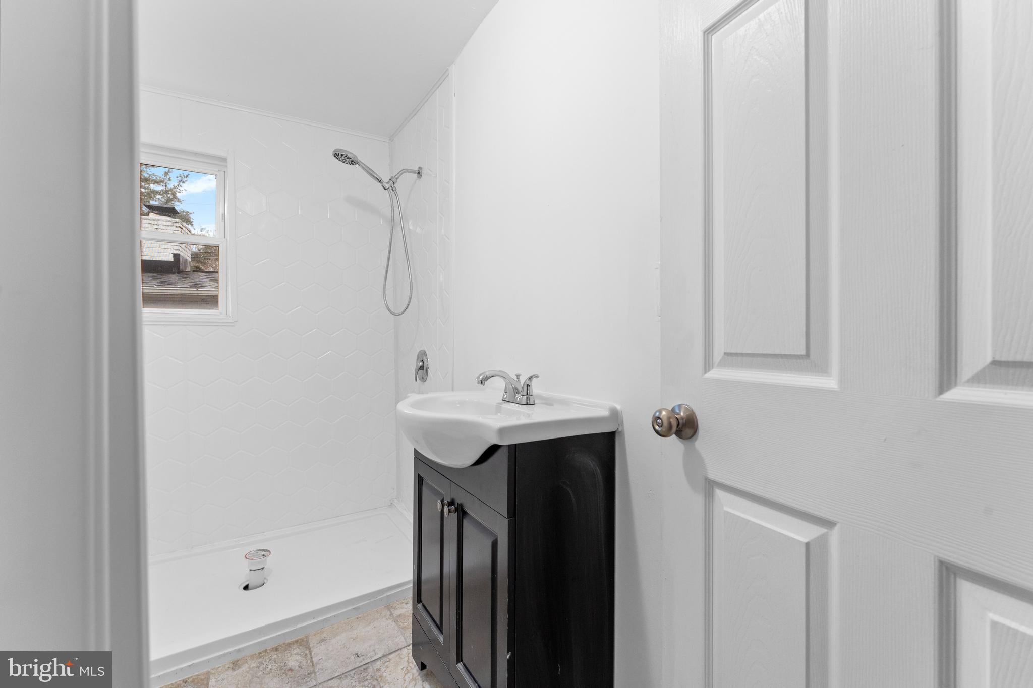 1504 TAYLOR AVENUE B