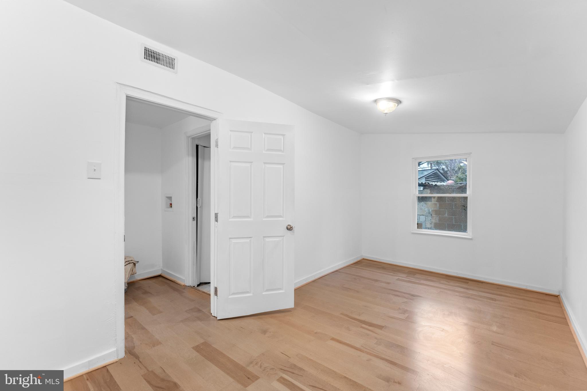 1504 TAYLOR AVENUE B