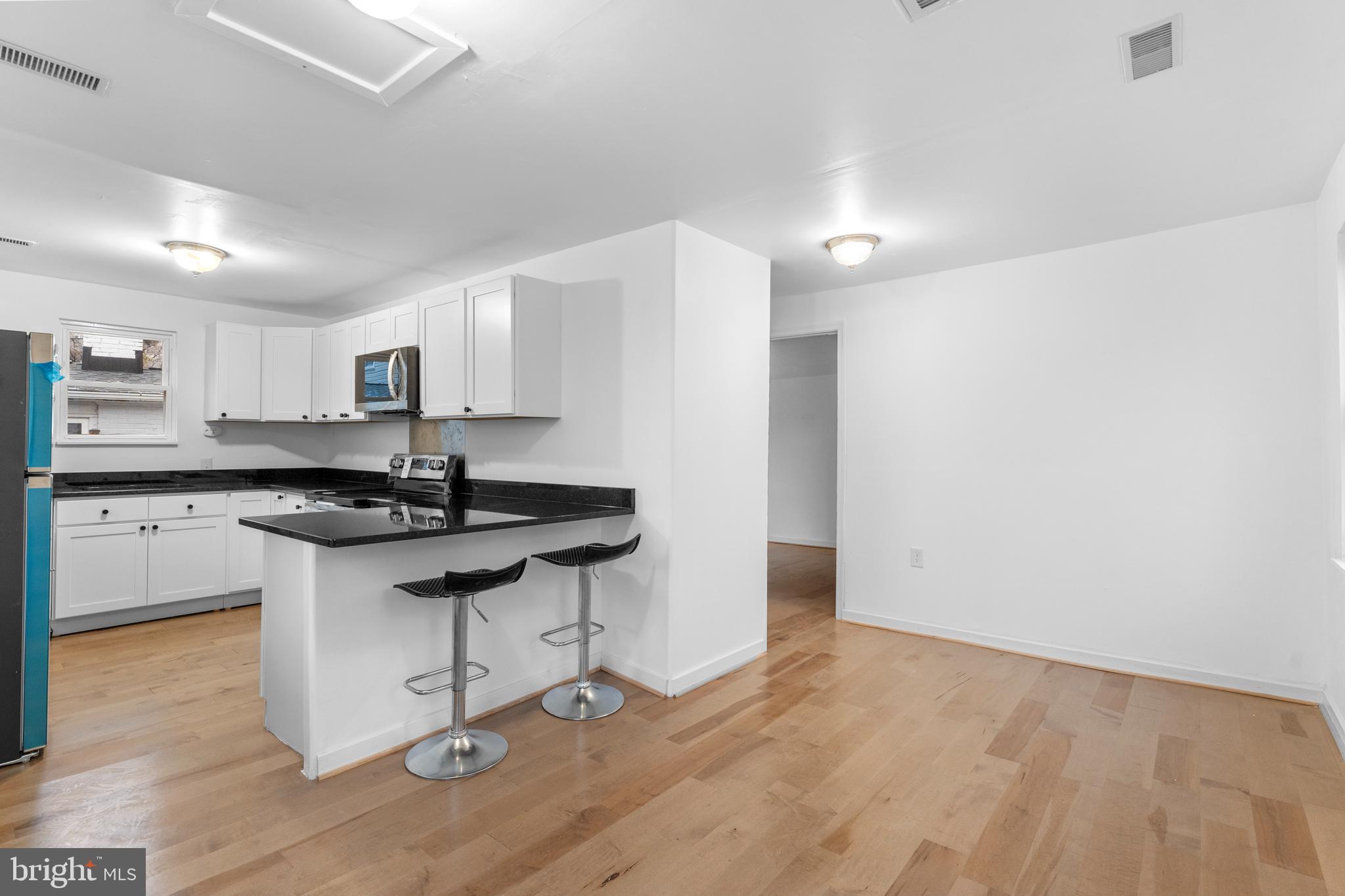 1504 TAYLOR AVENUE B