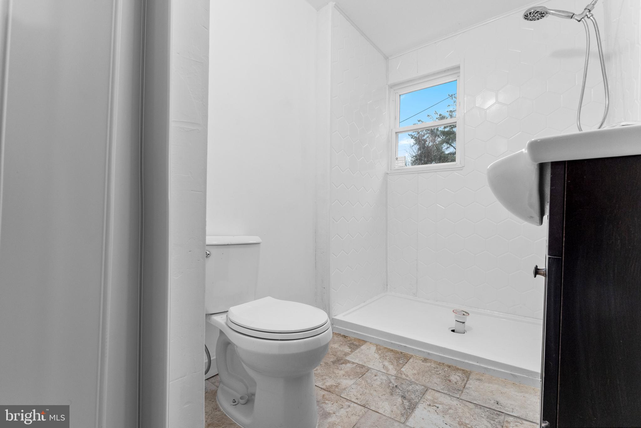 1504 TAYLOR AVENUE B