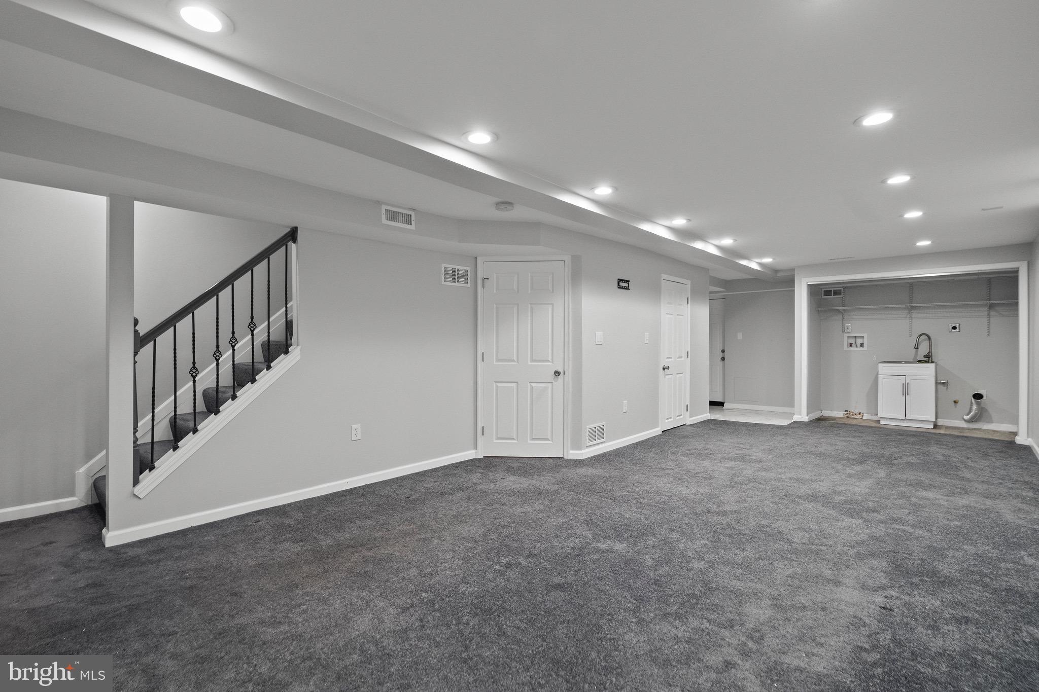 5709 VAN DYKE ROAD