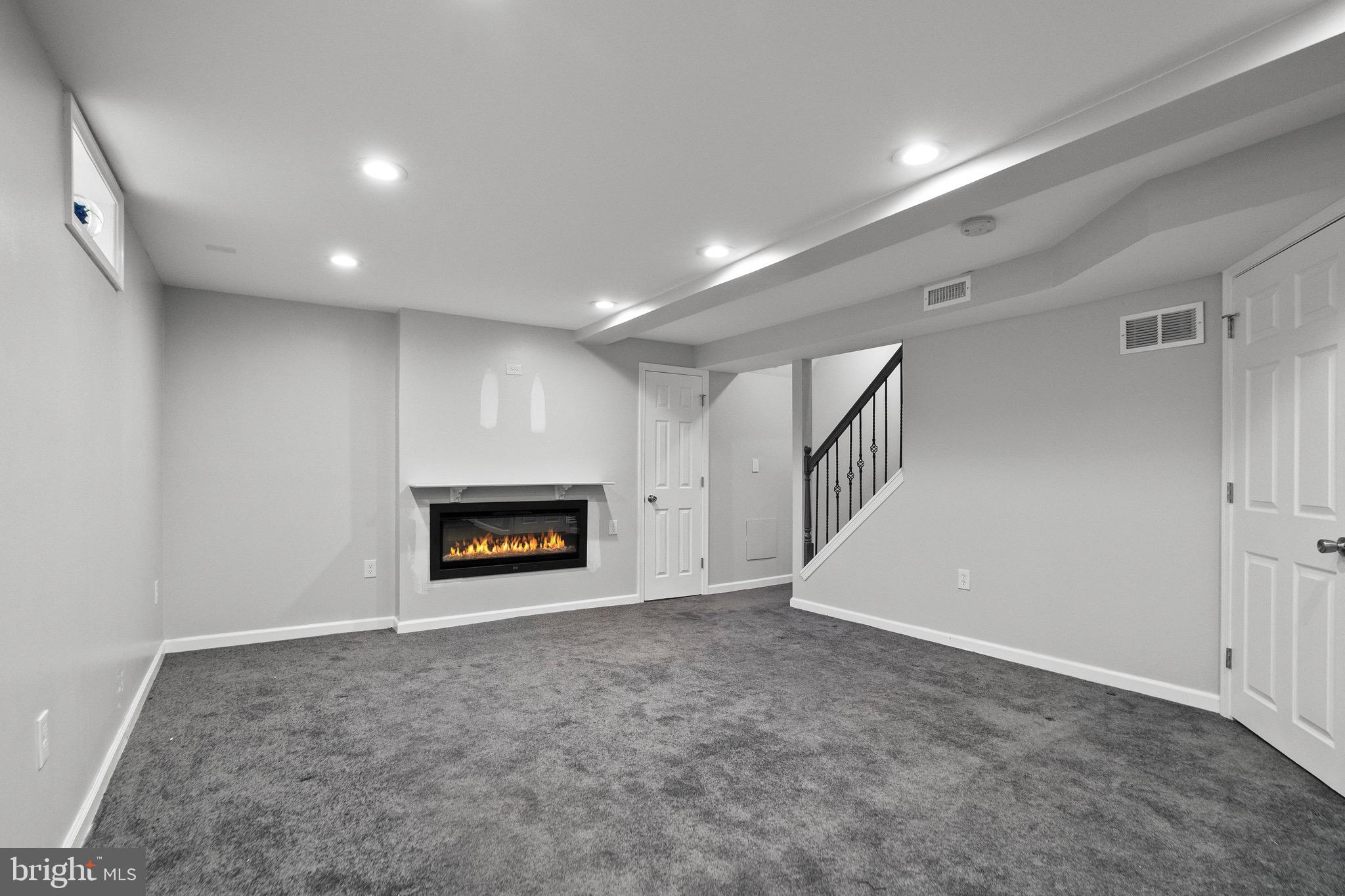 5709 VAN DYKE ROAD