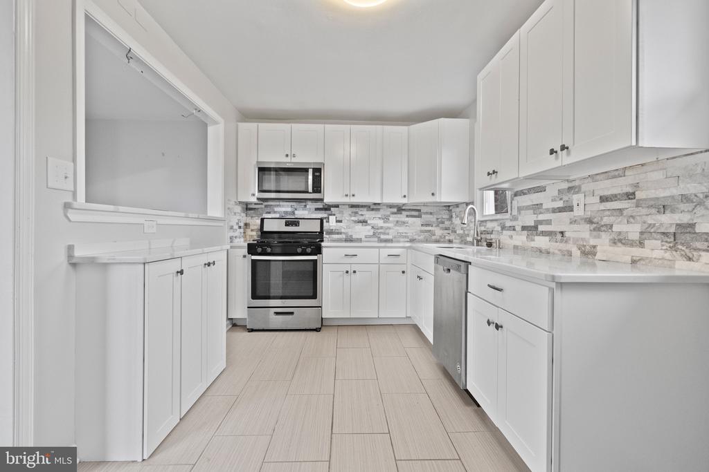 5709 VAN DYKE ROAD