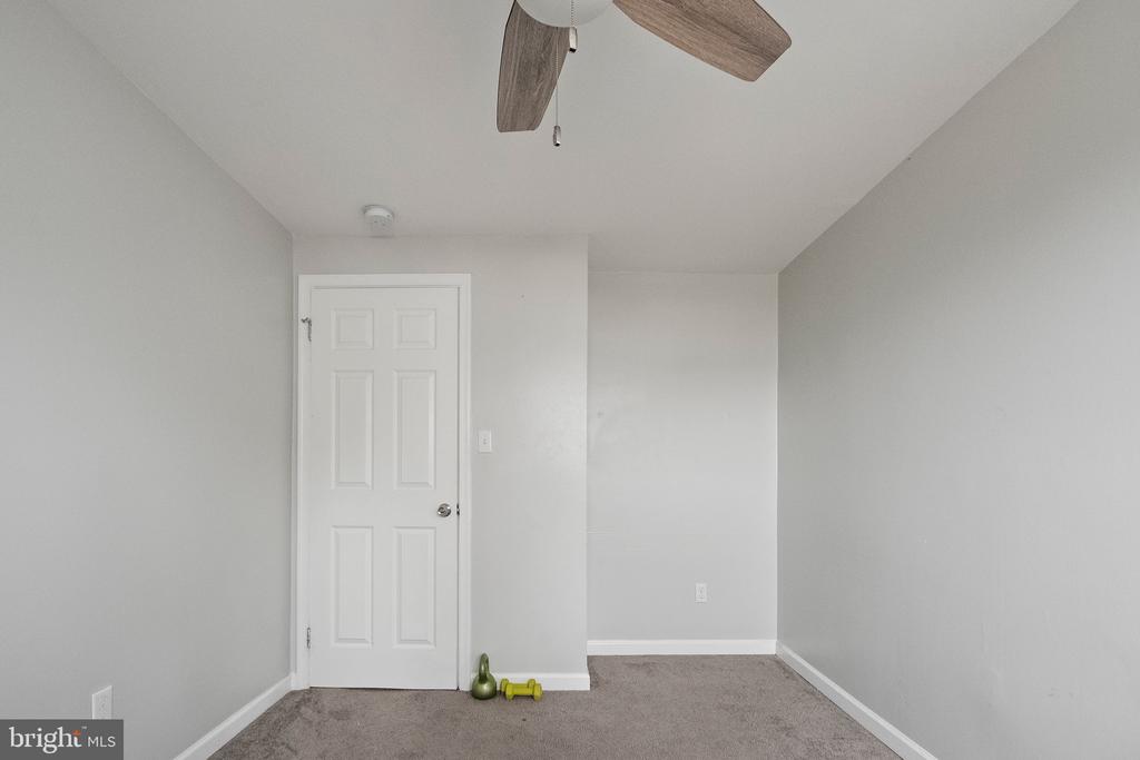 5709 VAN DYKE ROAD