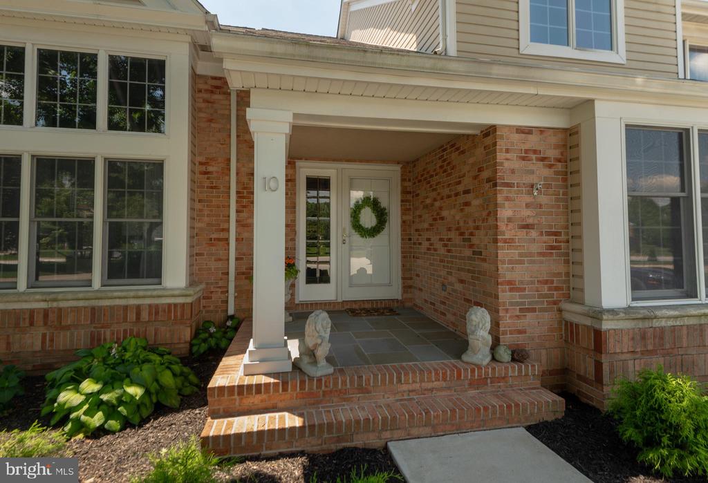 10 BROOKFIELD GARTH