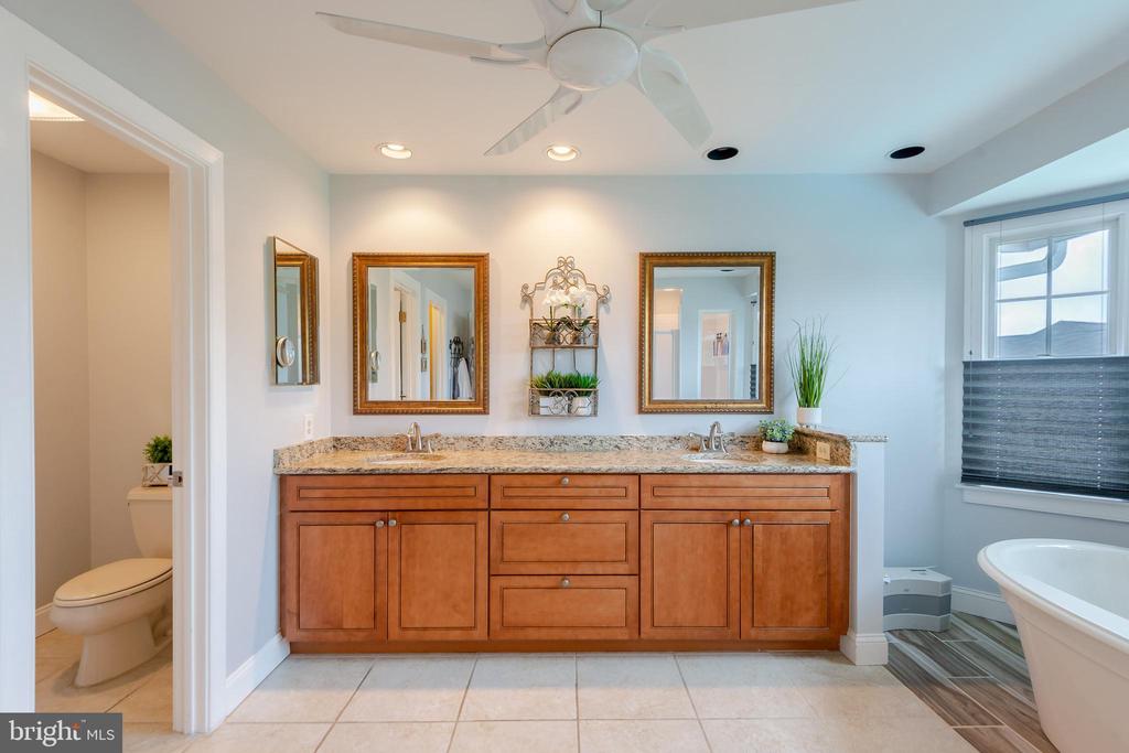 10 BROOKFIELD GARTH