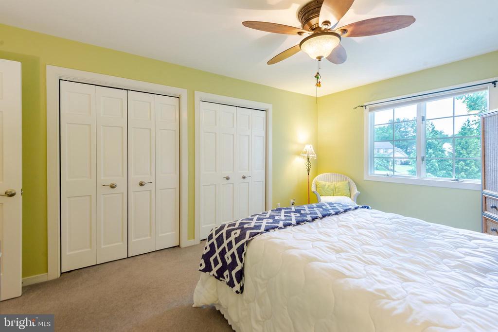 10 BROOKFIELD GARTH