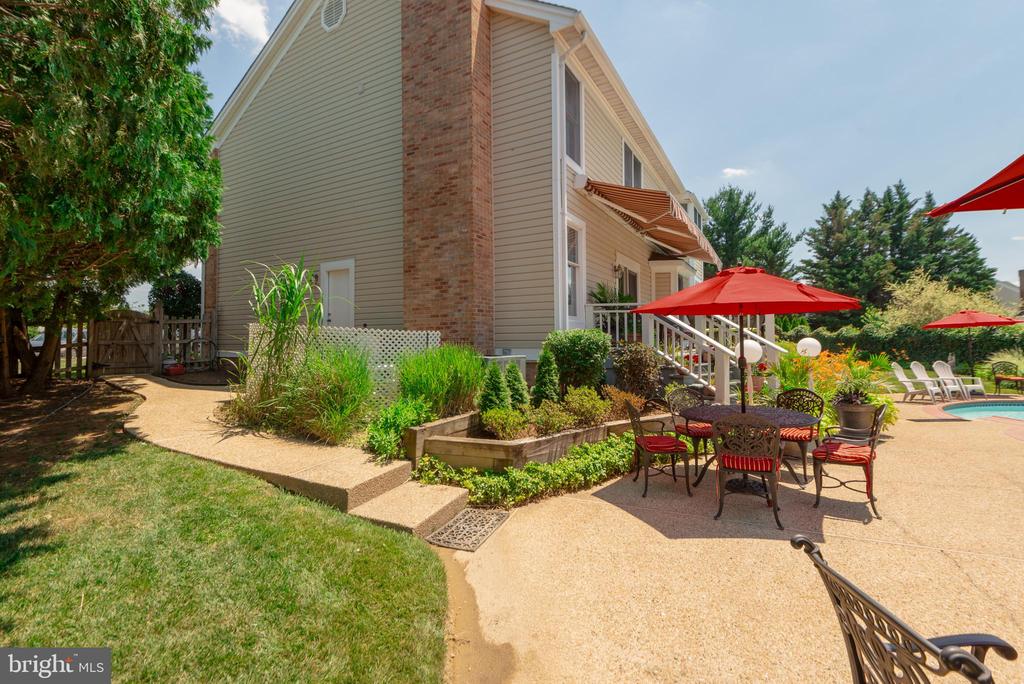 10 BROOKFIELD GARTH