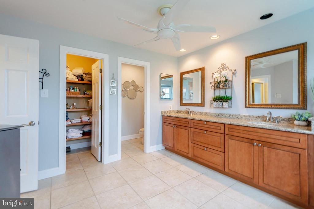 10 BROOKFIELD GARTH
