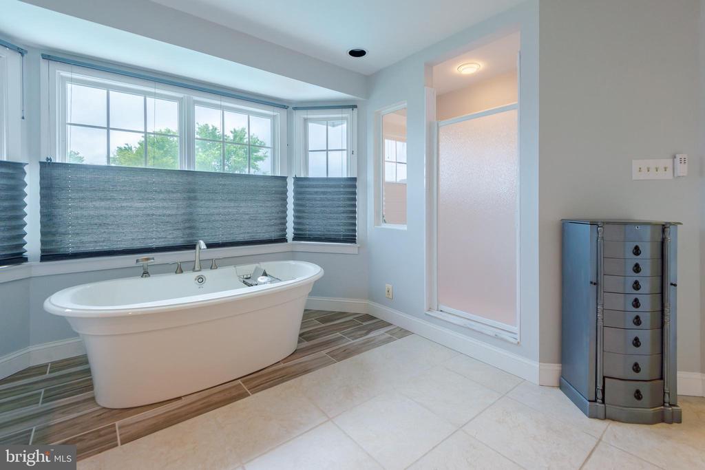 10 BROOKFIELD GARTH
