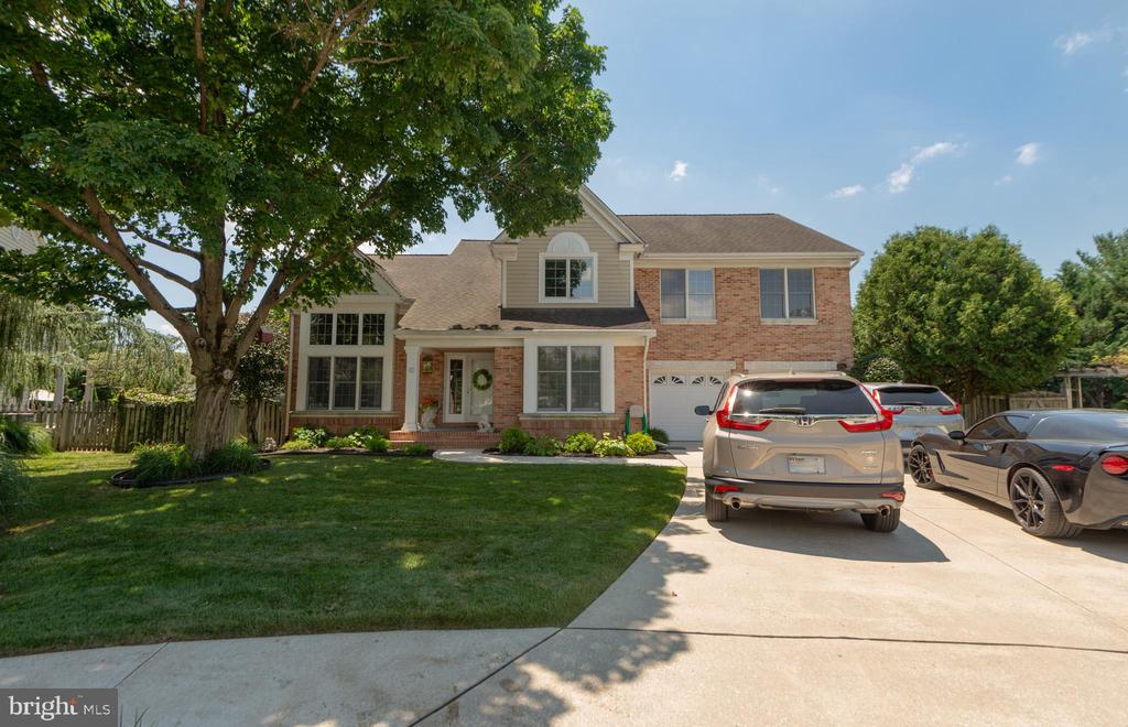 10 BROOKFIELD GARTH