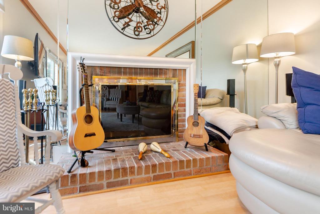 10 BROOKFIELD GARTH