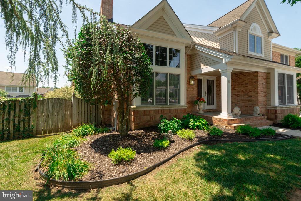 10 BROOKFIELD GARTH