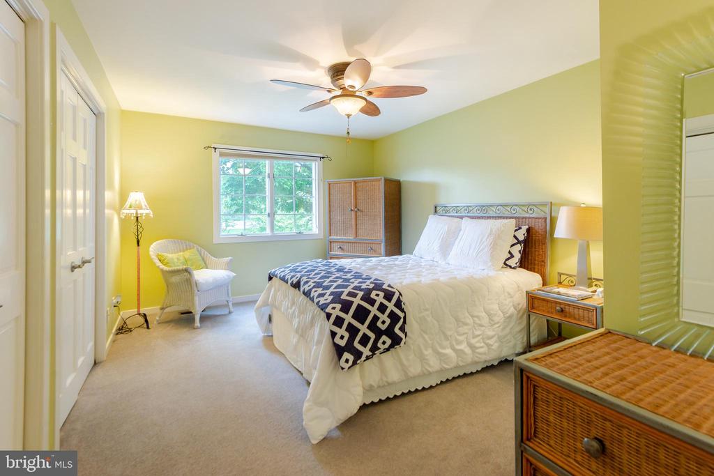 10 BROOKFIELD GARTH