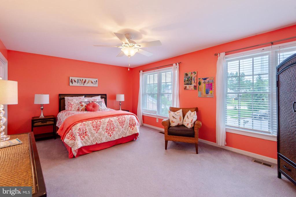 10 BROOKFIELD GARTH