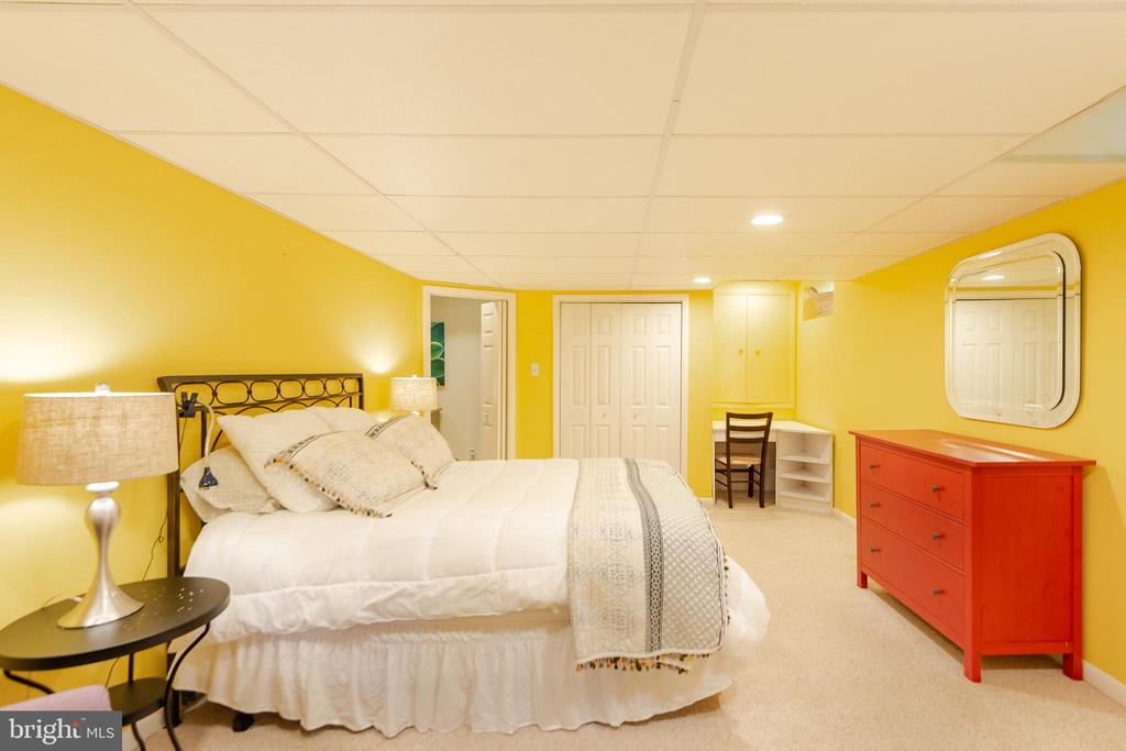 10 BROOKFIELD GARTH