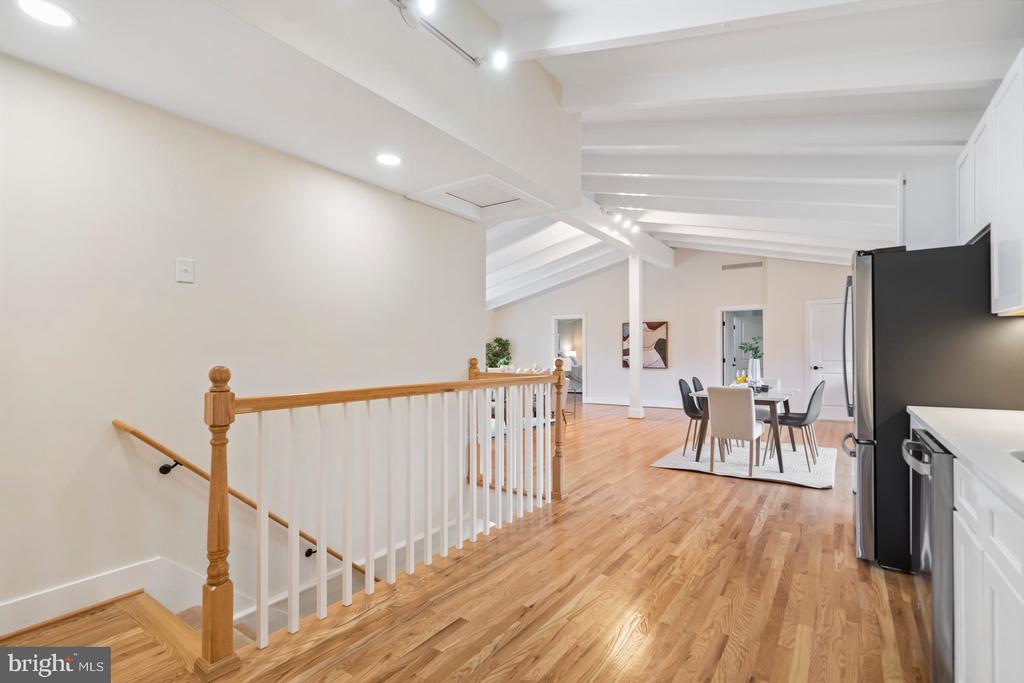 556 VALLEY VIEW ROAD