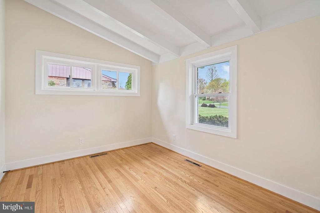 556 VALLEY VIEW ROAD