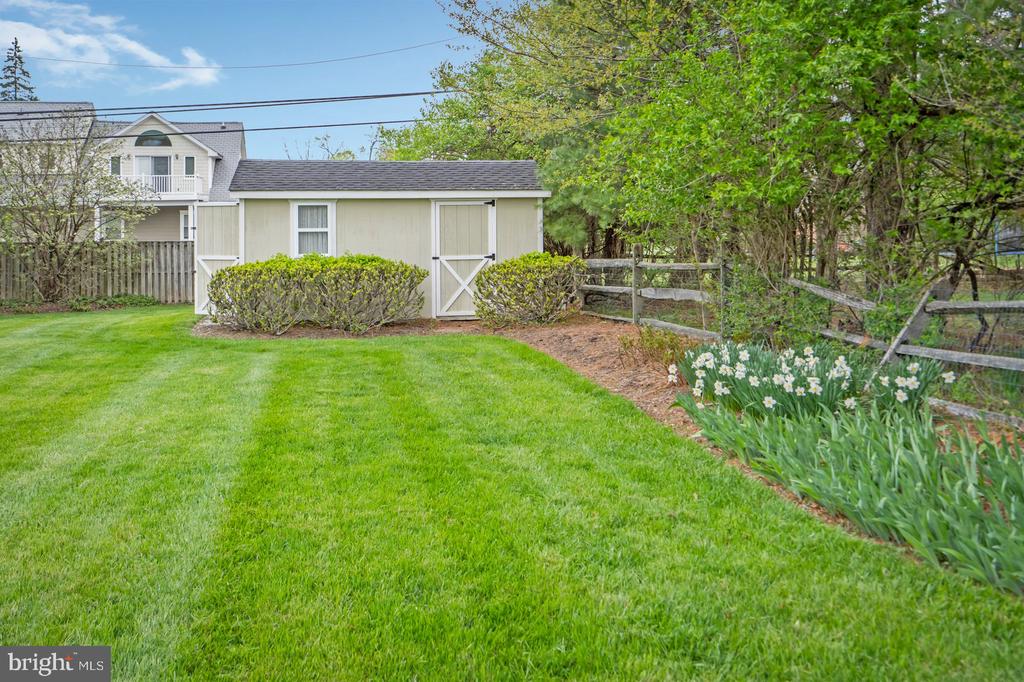 556 VALLEY VIEW ROAD