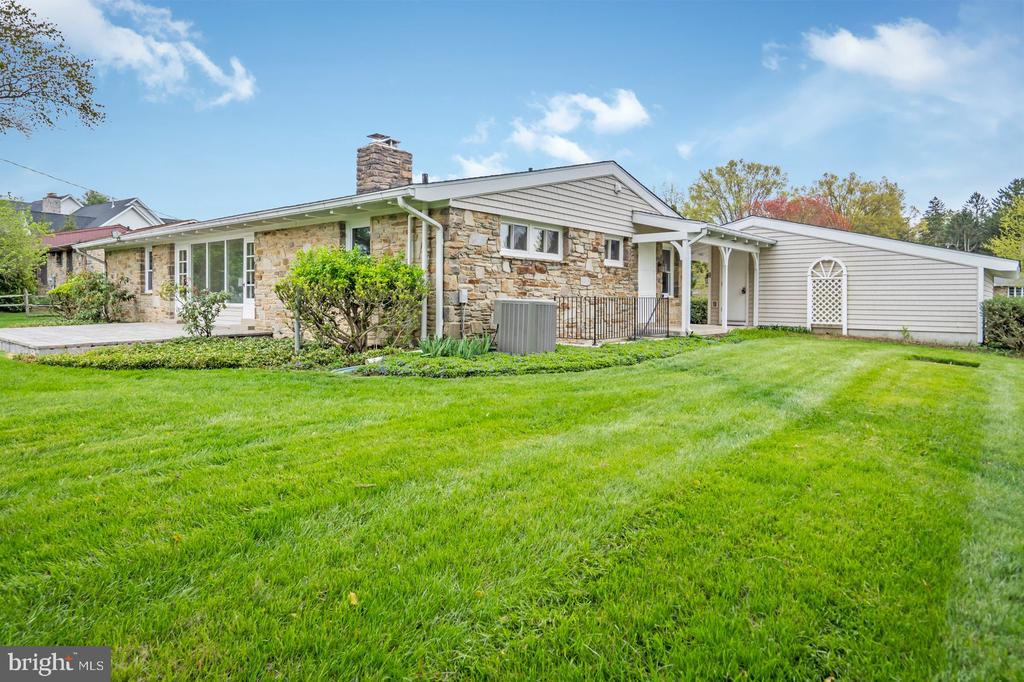 556 VALLEY VIEW ROAD