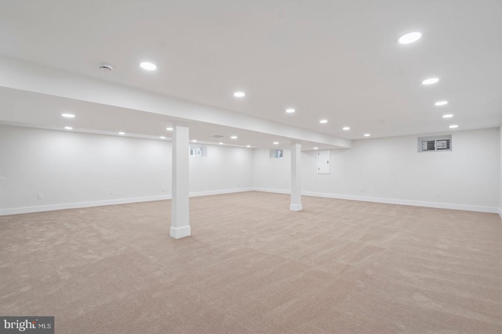 556 VALLEY VIEW ROAD
