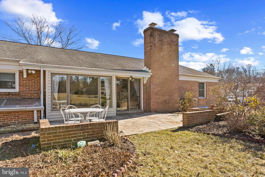1312 MIDMEADOW ROAD