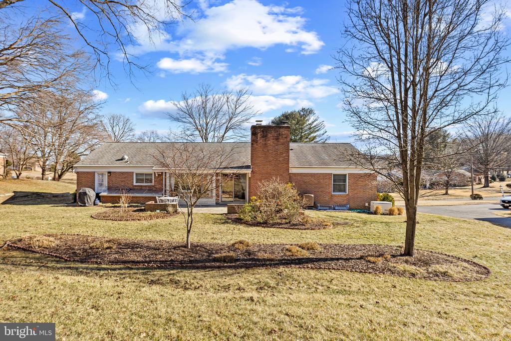 1312 MIDMEADOW ROAD