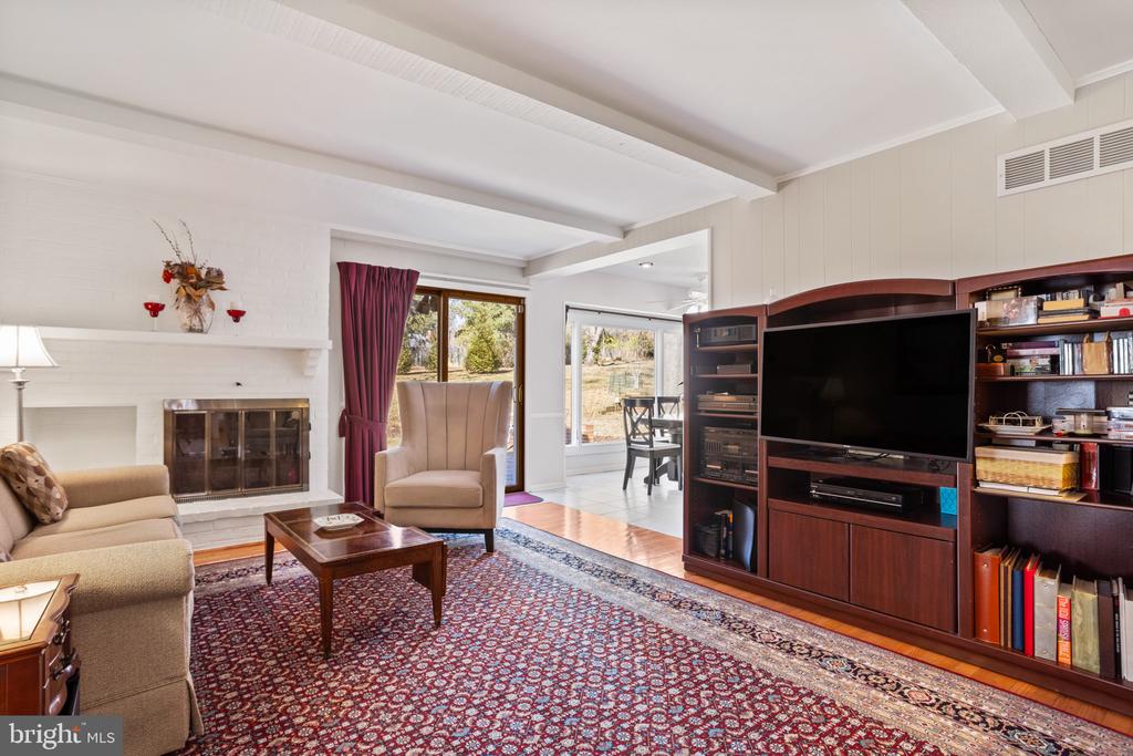 1312 MIDMEADOW ROAD
