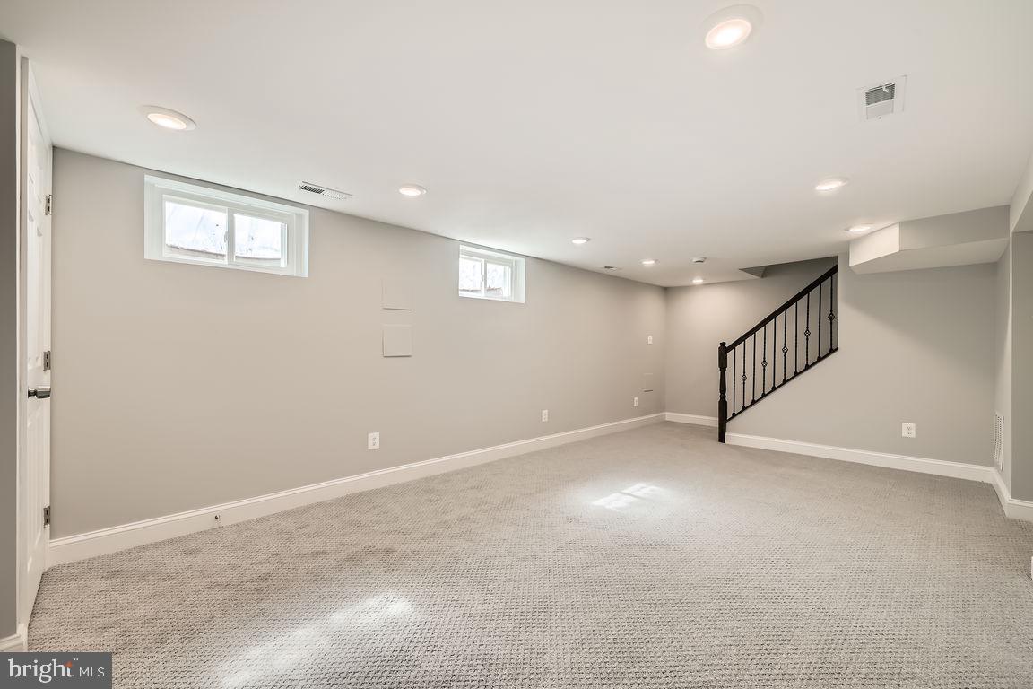 512 STEVENSON LANE