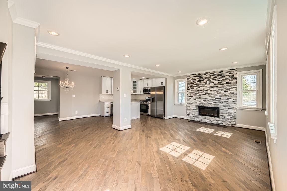 512 STEVENSON LANE